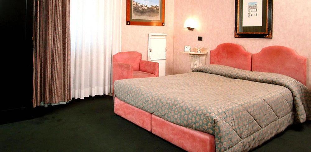 Hotel Valle Roma Esterno foto
